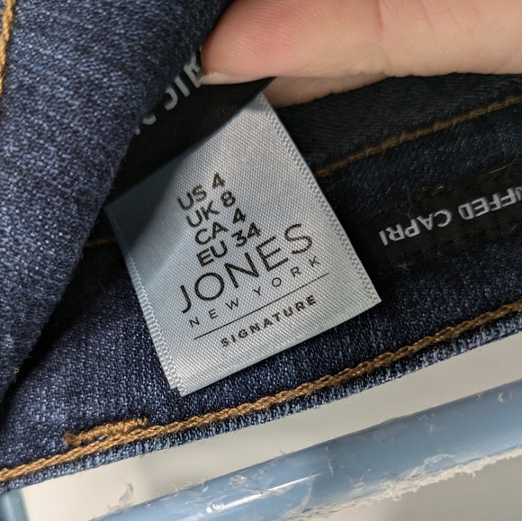 Jones New York jeans - women's mid-rise straight cut jeans / capris - Picture 4 of 5